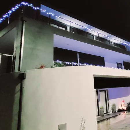 펜션 Geresmarinahouse *