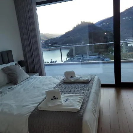 Semesterbostad Geresmarinahouse Geres