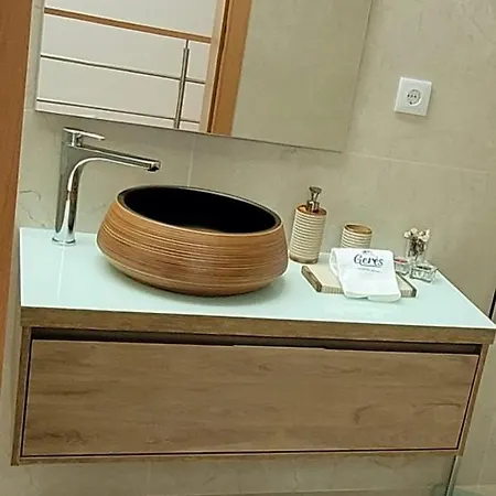 Geresmarinahouse Semesterbostad *