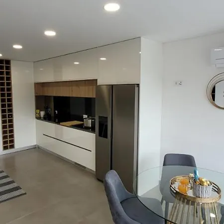Geresmarinahouse Semesterbostad *