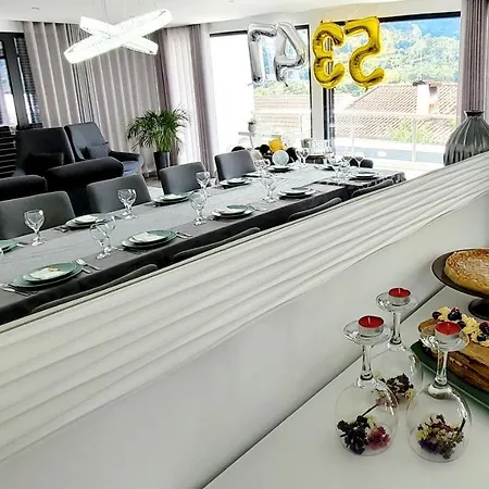 Semesterbostad Geresmarinahouse