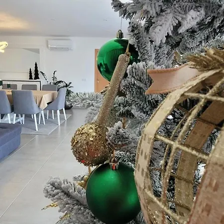 Geresmarinahouse Semesterbostad *